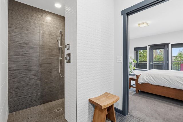 2121 E Cherrytree Ln, Spokane, WA 99203