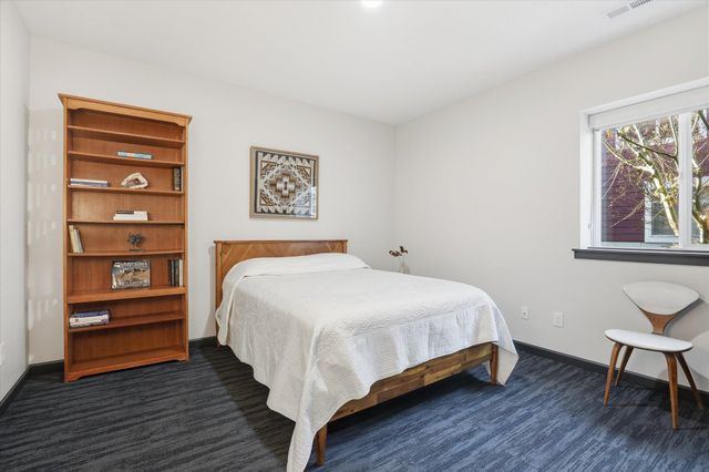 2121 E Cherrytree Ln, Spokane, WA 99203