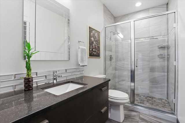 2121 E Cherrytree Ln, Spokane, WA 99203