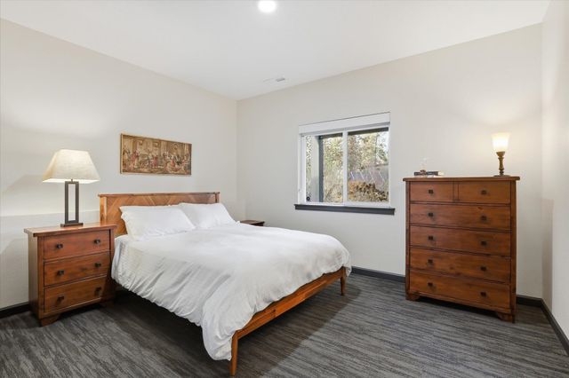 2121 E Cherrytree Ln, Spokane, WA 99203