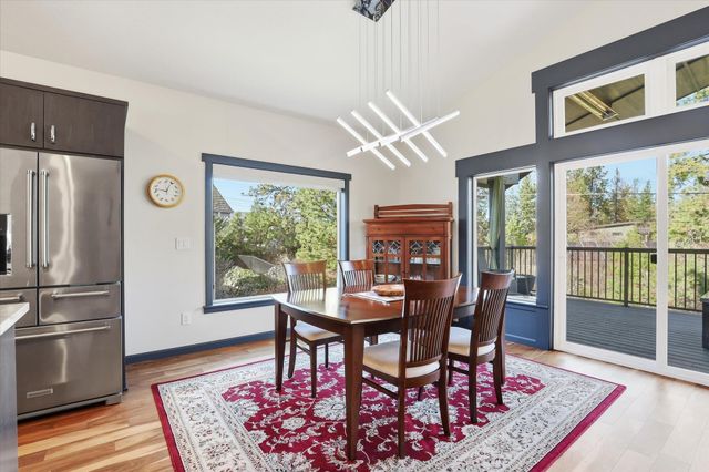 2121 E Cherrytree Ln, Spokane, WA 99203