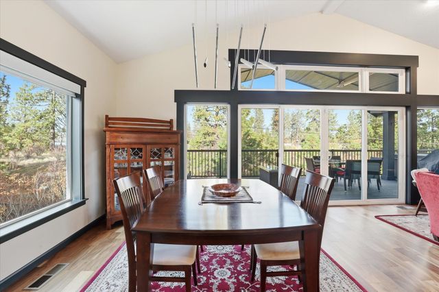 2121 E Cherrytree Ln, Spokane, WA 99203