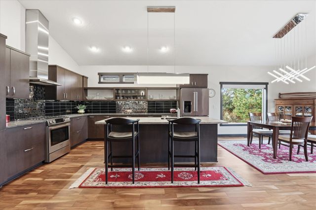 2121 E Cherrytree Ln, Spokane, WA 99203