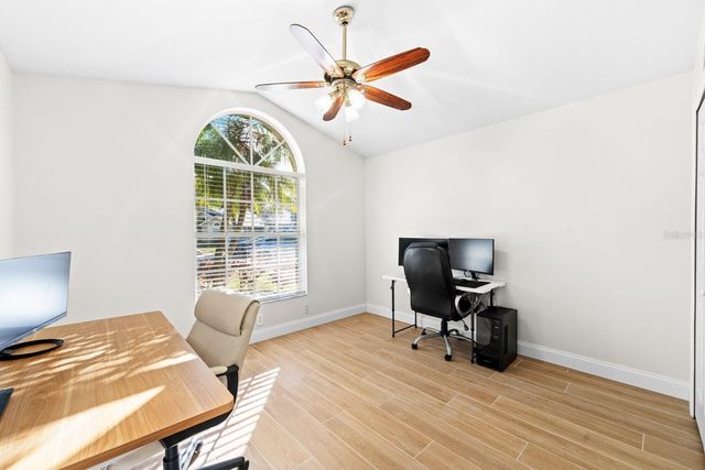 5825 HAWKWOOD COURT, Lithia, FL 33547