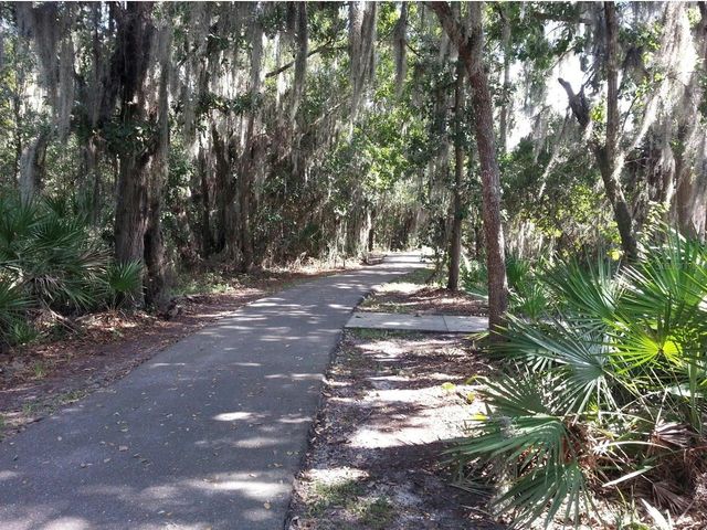 5825 HAWKWOOD COURT, Lithia, FL 33547