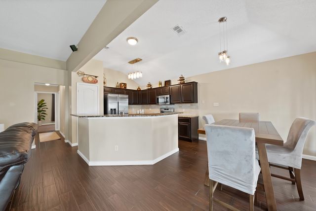 6005 Powder Wood Lane, Arlington, TX 76018