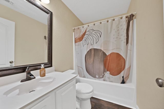 6005 Powder Wood Lane, Arlington, TX 76018