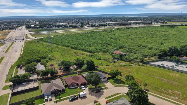 6005 Powder Wood Lane, Arlington, TX 76018