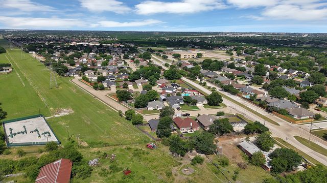 6005 Powder Wood Lane, Arlington, TX 76018