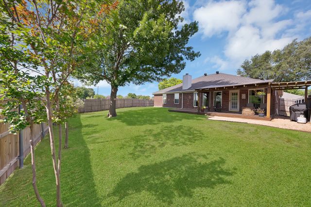 6005 Powder Wood Lane, Arlington, TX 76018