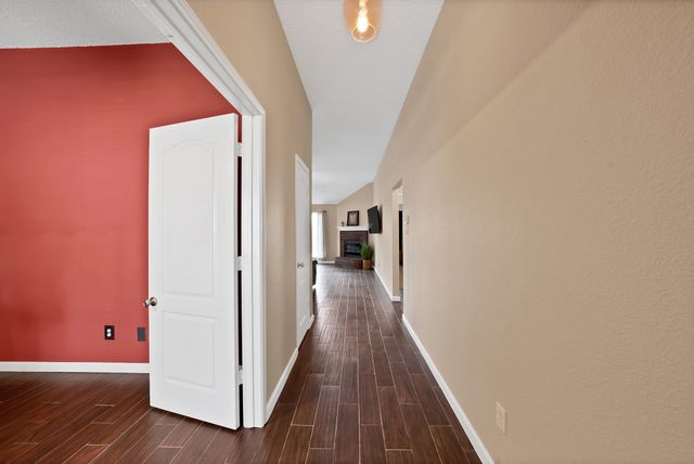 6005 Powder Wood Lane, Arlington, TX 76018