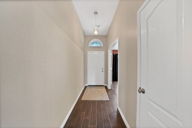 6005 Powder Wood Lane, Arlington, TX 76018