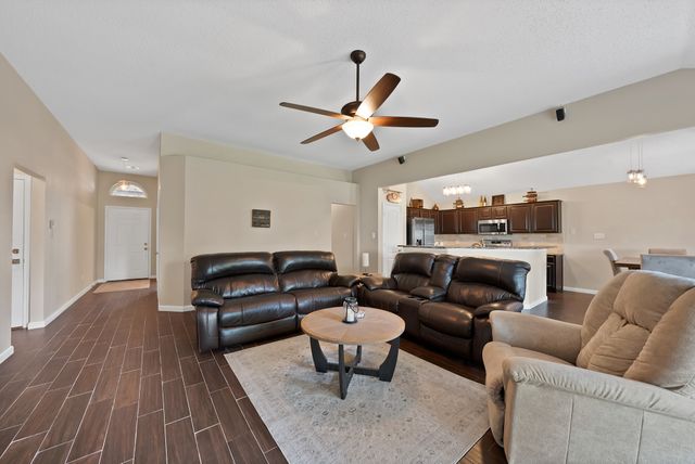 6005 Powder Wood Lane, Arlington, TX 76018