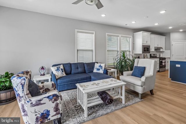 6470 PURPLE ASTER LN, Haymarket, VA 20169