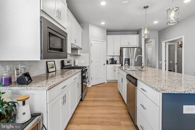 6470 PURPLE ASTER LN, Haymarket, VA 20169
