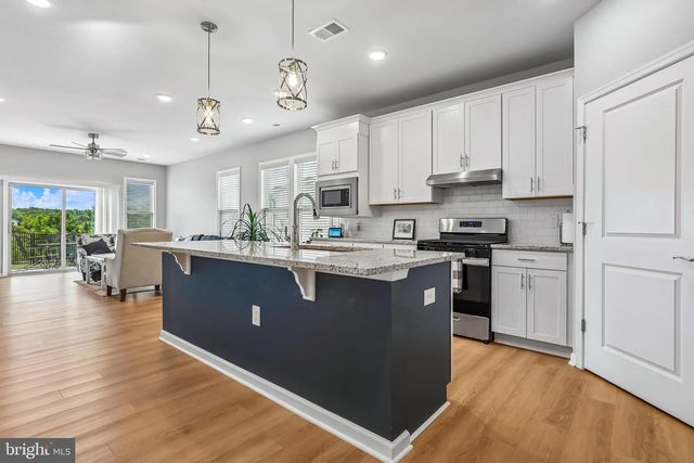 6470 PURPLE ASTER LN, Haymarket, VA 20169