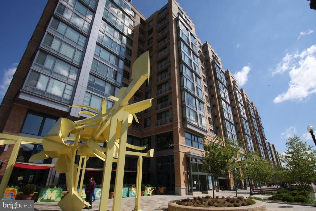 Image 1 of property listing at 475 K ST NW #1105, Washington, DC 20001