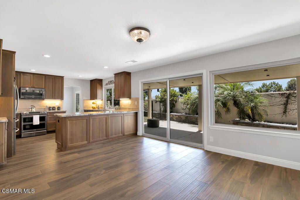 Image 24 of property listing at 3374 Onyx Circle, Simi Valley, CA 93063