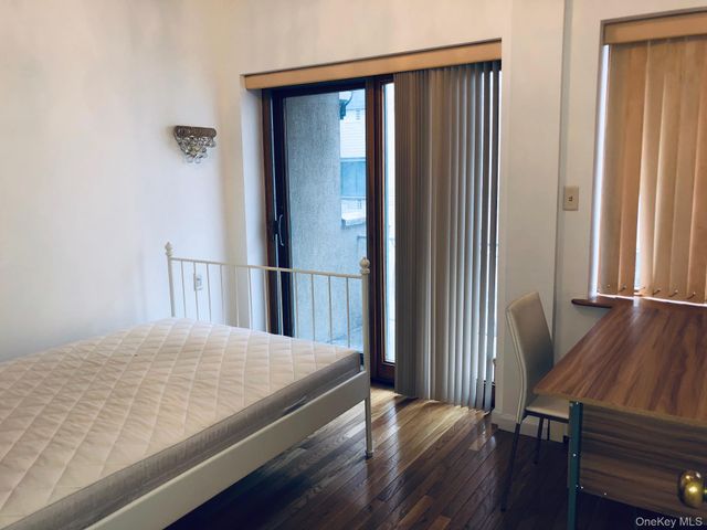 42-31 Colden Street F3EG, Flushing, NY 11355