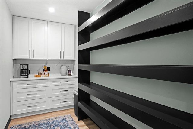 7006 Whispering Creek DR, Austin, TX 78736