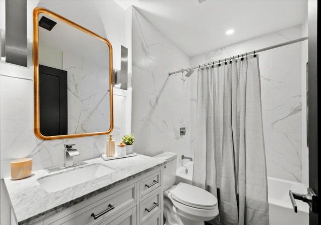 7006 Whispering Creek DR, Austin, TX 78736