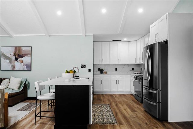 7006 Whispering Creek DR, Austin, TX 78736