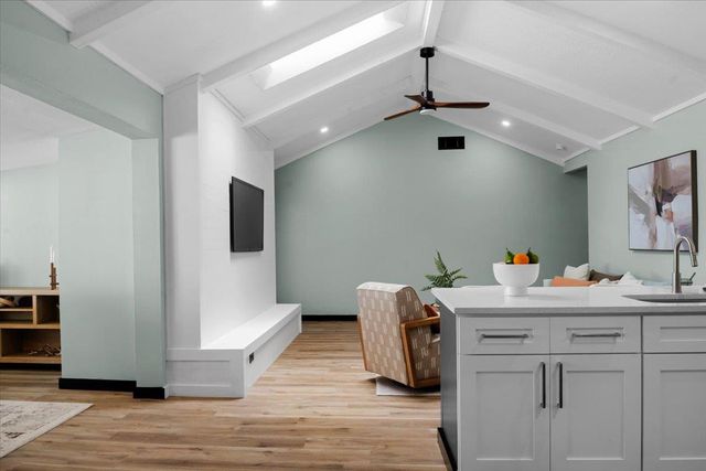 7006 Whispering Creek DR, Austin, TX 78736