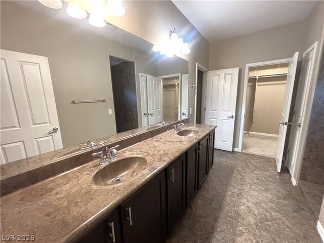 5704 Shadow Bend Drive, Las Vegas, NV 89135