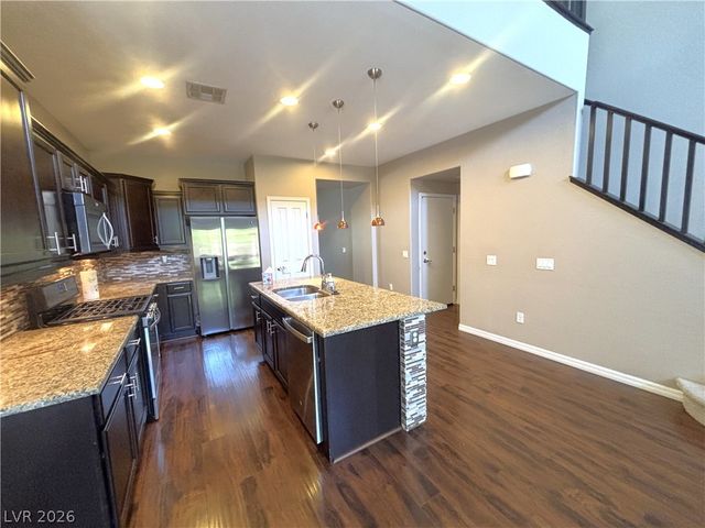 5704 Shadow Bend Drive, Las Vegas, NV 89135