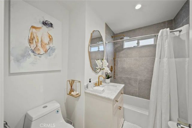 23817 Victory Boulevard, West Hills, CA 91307