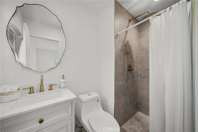 23817 Victory Boulevard, West Hills, CA 91307