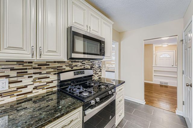 2265 Kentucky Lane, Saint Louis Park, MN 55426