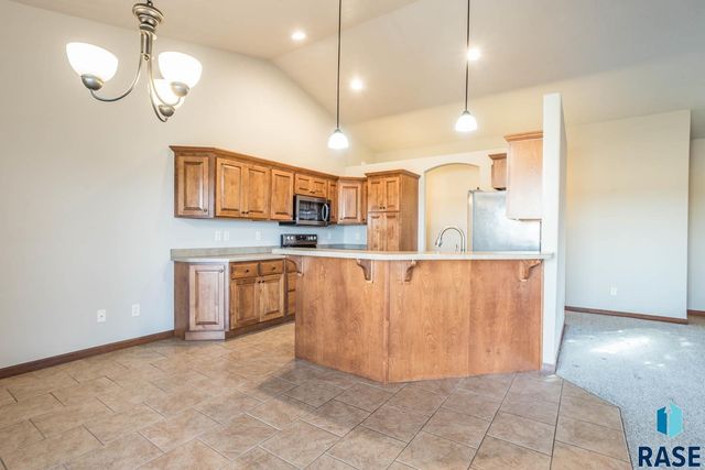 2021 S Haraldson Ave Avenue, Sioux Falls, SD 57106