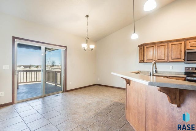 2021 S Haraldson Ave Avenue, Sioux Falls, SD 57106