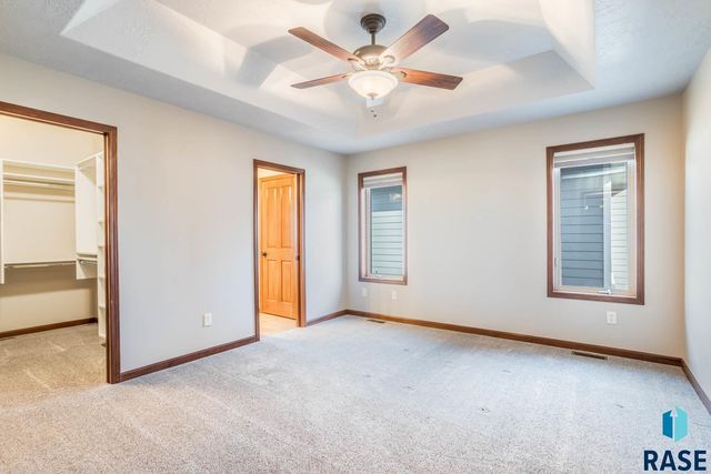 2021 S Haraldson Ave Avenue, Sioux Falls, SD 57106