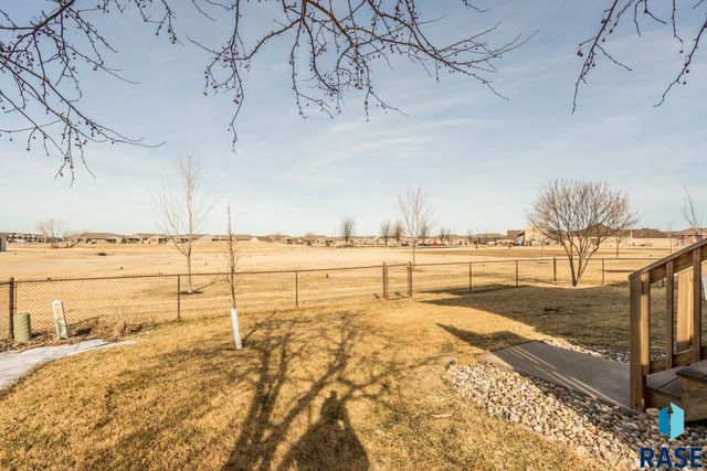2021 S Haraldson Ave Avenue, Sioux Falls, SD 57106