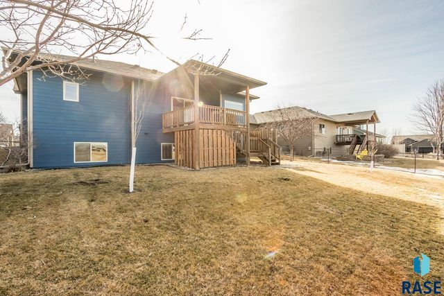 2021 S Haraldson Ave Avenue, Sioux Falls, SD 57106
