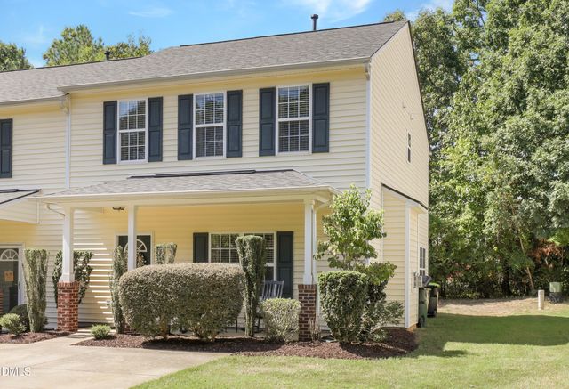 142 Cline Falls Drive, Holly Springs, NC 27540