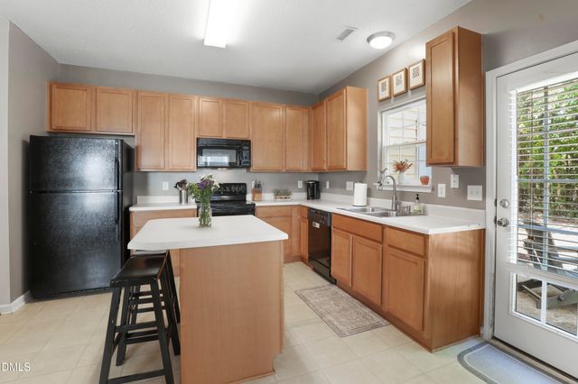 142 Cline Falls Drive, Holly Springs, NC 27540