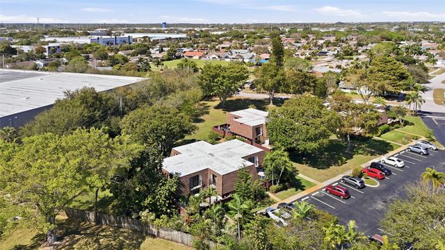 2734 SW 15th Street, Deerfield Beach, FL 33442