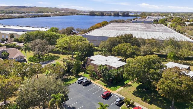 2734 SW 15th Street, Deerfield Beach, FL 33442