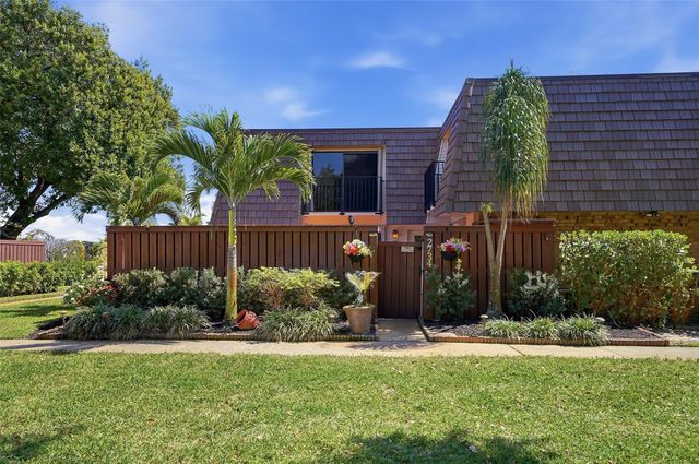 2734 SW 15th Street, Deerfield Beach, FL 33442