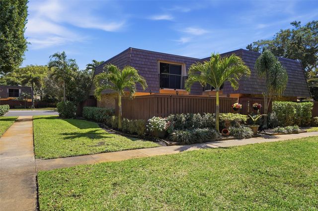 2734 SW 15th Street, Deerfield Beach, FL 33442