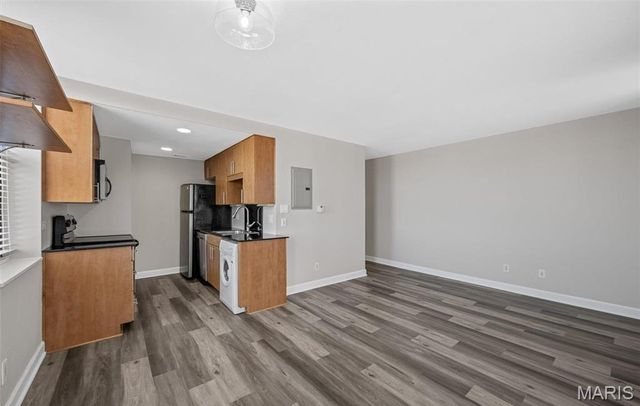 5696 Kingsbury Avenue 406, St Louis, MO 63112