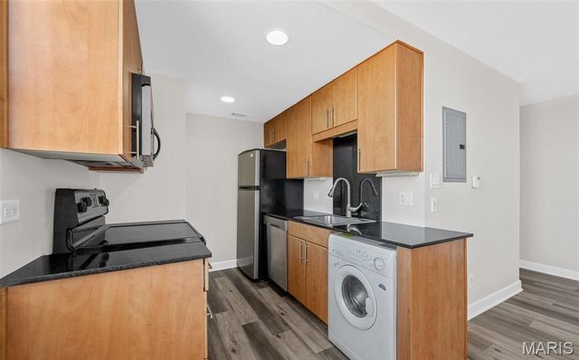 5696 Kingsbury Avenue 406, St Louis, MO 63112