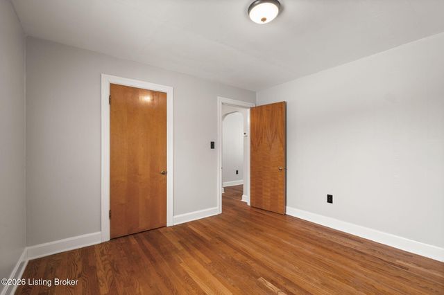 209 Clark Station Rd, Fisherville, KY 40023