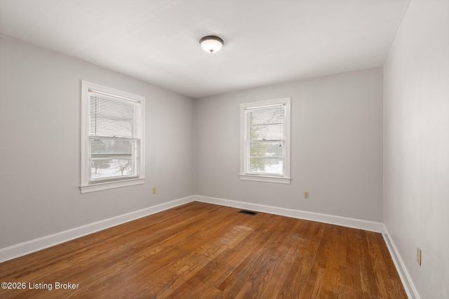 209 Clark Station Rd, Fisherville, KY 40023