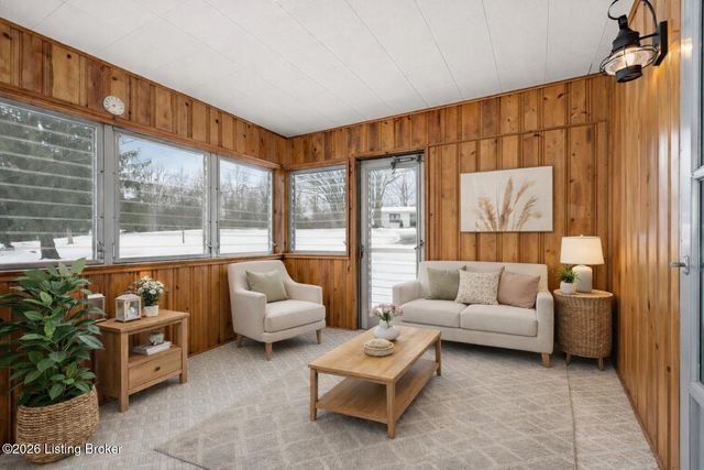 209 Clark Station Rd, Fisherville, KY 40023