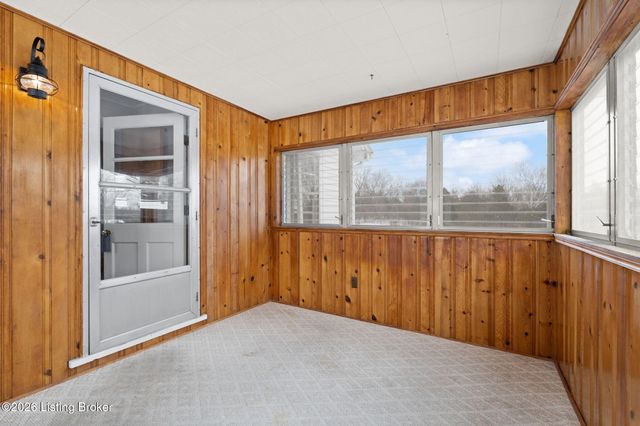 209 Clark Station Rd, Fisherville, KY 40023