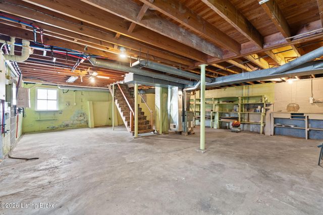 209 Clark Station Rd, Fisherville, KY 40023